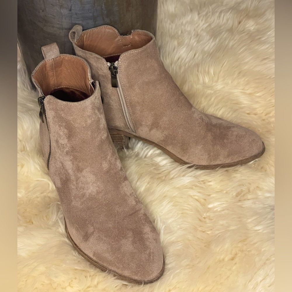 Beast suede tan bootie
